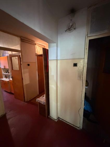 Apartament cu 3 camere decomandat în Văcăresti