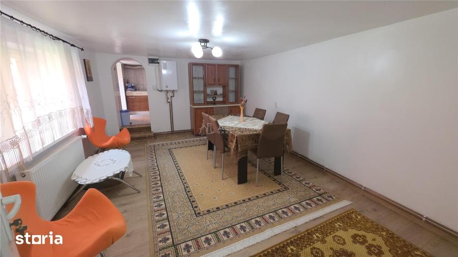Casă cu 8 camere cu Teren 432 Mp în Central