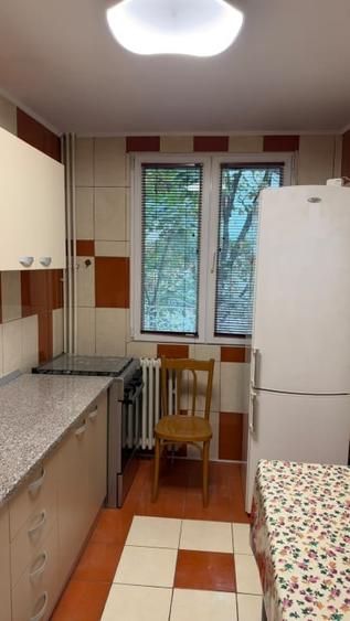 Apartament cu 3 camere decomandat în Berceni
