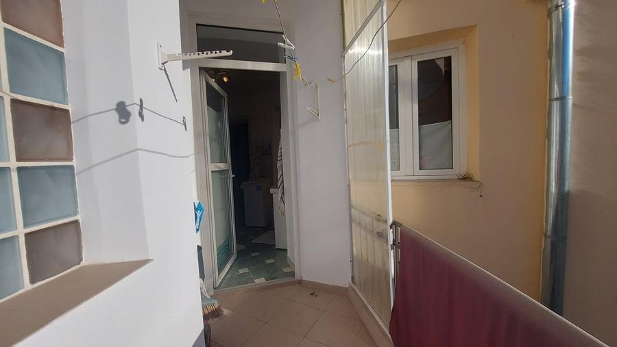 Apartament cu 5 camere decomandat în Națiunile Unite