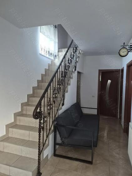 Casă cu 4 camere cu Teren 427 Mp în Central