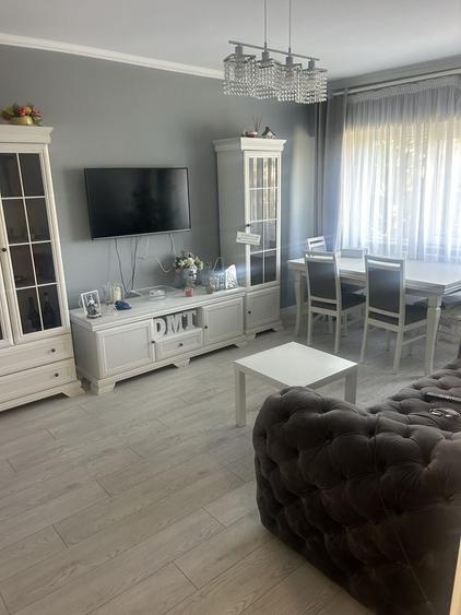 Apartament cu 3 camere decomandat în Dacia