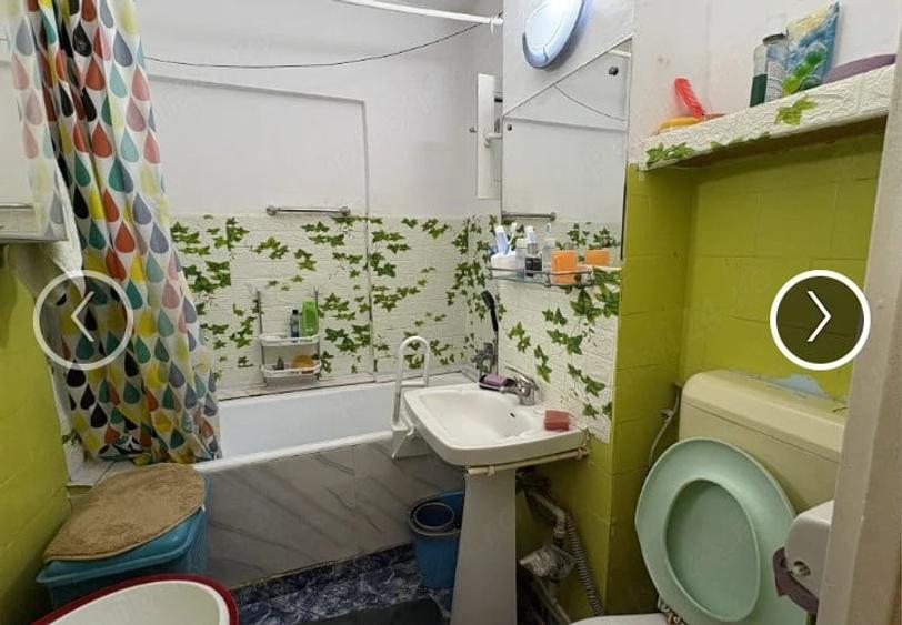 Apartament cu 3 camere decomandat în Costin Georgian
