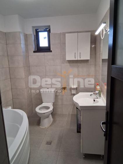 Casă cu 4 camere cu Canalizare în Nord