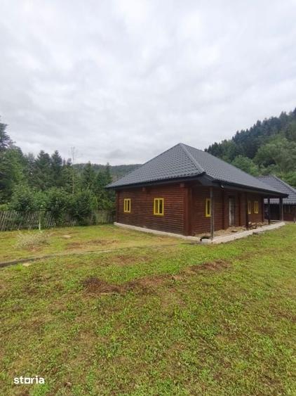 Casă cu 5 camere cu Teren 1250 Mp în Marginea