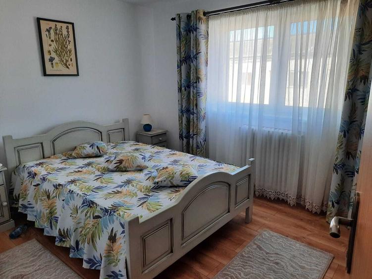 Apartament cu 2 camere semidecomandat în Cetate