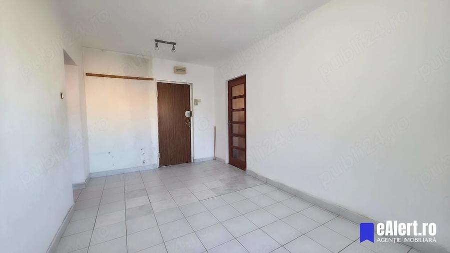 Apartament cu 4 camere semidecomandat în 13 Septembrie