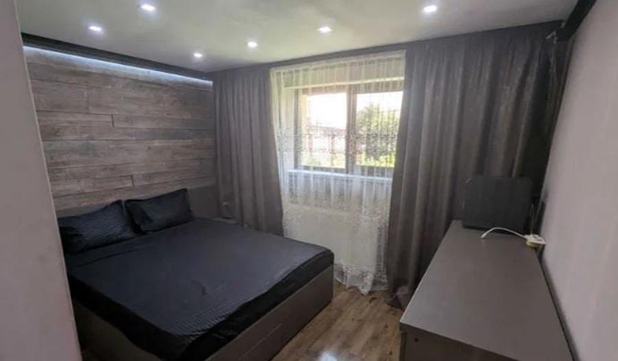 Apartament cu 3 camere decomandat, mobilat în Mihai Bravu