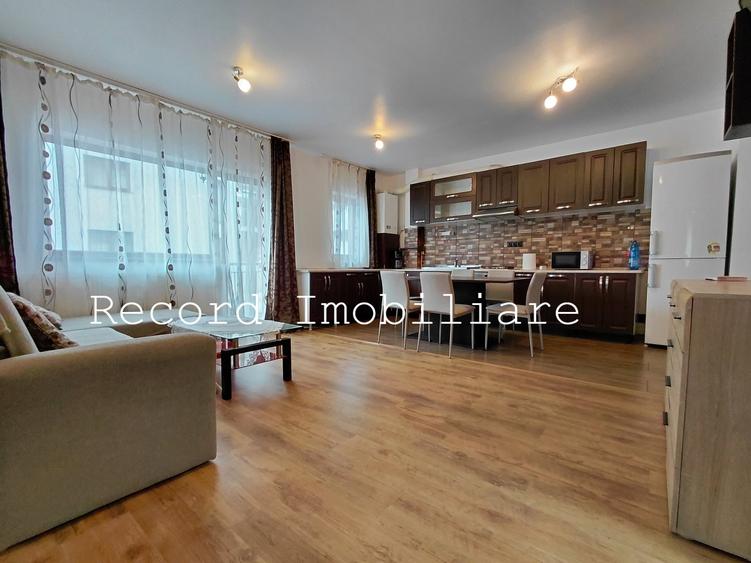 Apartament cu 3 camere semidecomandat în Florești