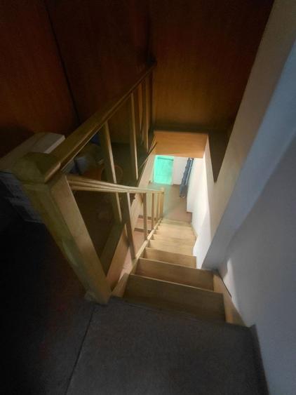 Apartament cu 3 camere semidecomandat în P-ța Victoriei