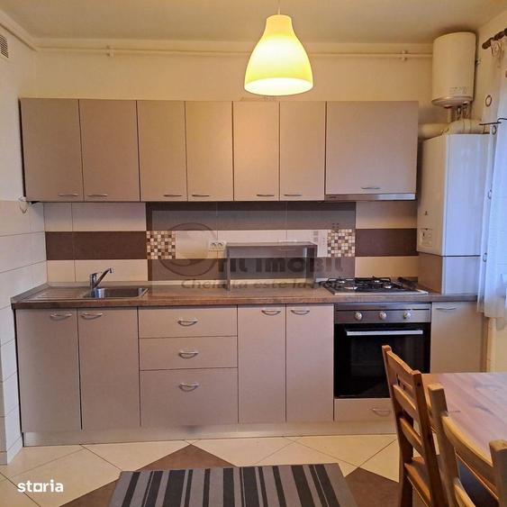 Apartament cu 4 camere decomandat în Central