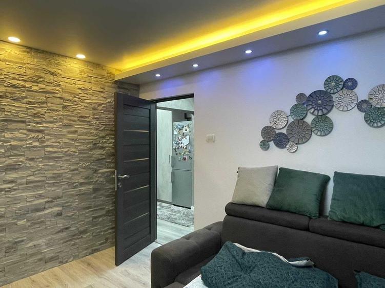Apartament cu 2 camere decomandat în Central