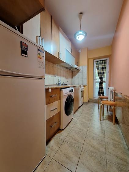 Garsonieră decomandată în Splaiul Unirii