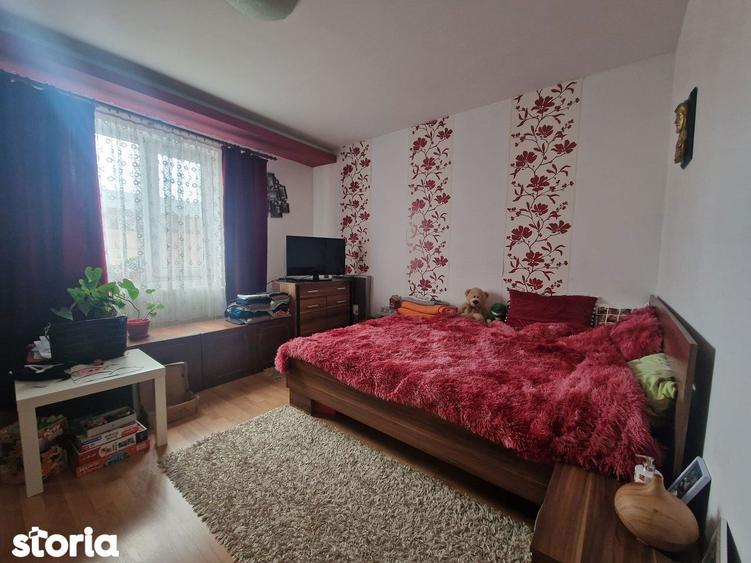Casă cu 6 camere cu Teren 425 Mp în Lumina