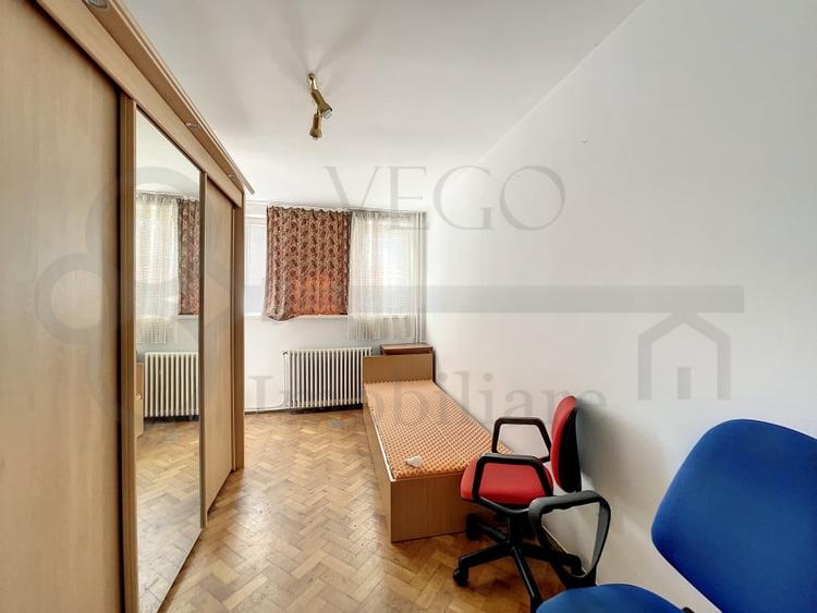 Apartament cu 3 camere decomandat, in zona Centrala, strada Republicii - 4