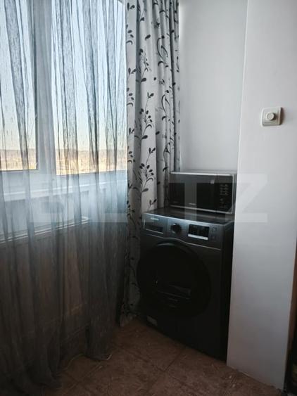 Apartament de vanzare, 3 camere, mobilat si utilat - 11