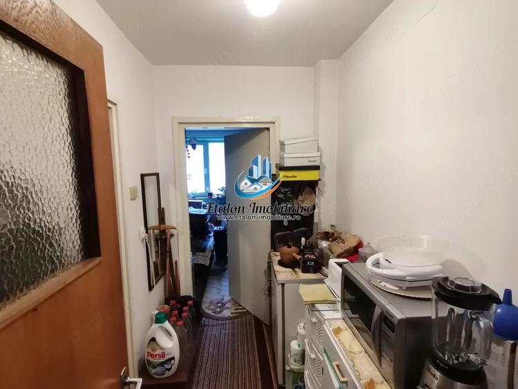Apartament cu 4 camere semidecomandat în Nord