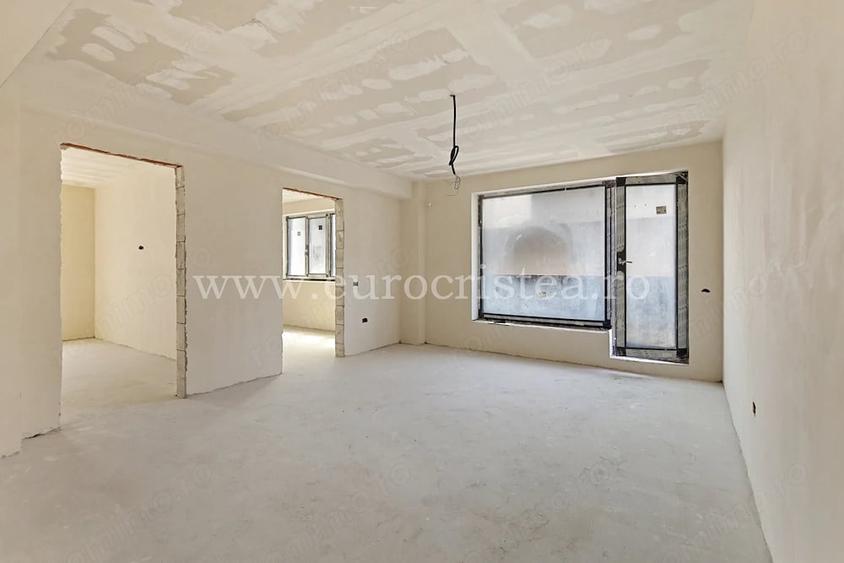 Apartament cu 3 camere decomandat în Mangalia