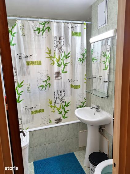 Apartament cu 3 camere decomandat, mobilat în Sălăjan