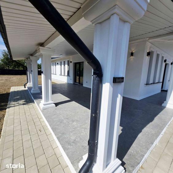 Casă cu 4 camere cu Teren 900 Mp în Podu Roș