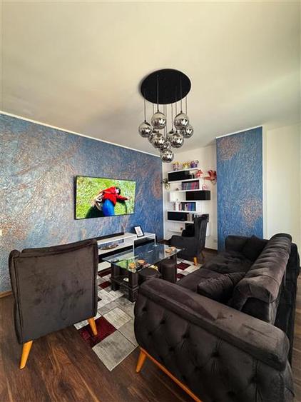 Apartament cu 2 camere semidecomandat în Pietroasa