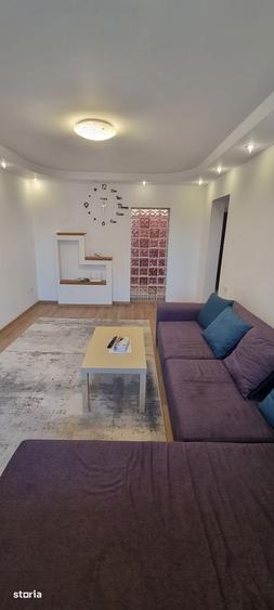 Apartament cu 3 camere decomandat în Casa de Cultură