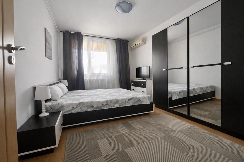 Apartament cu 3 camere semidecomandat în Obor