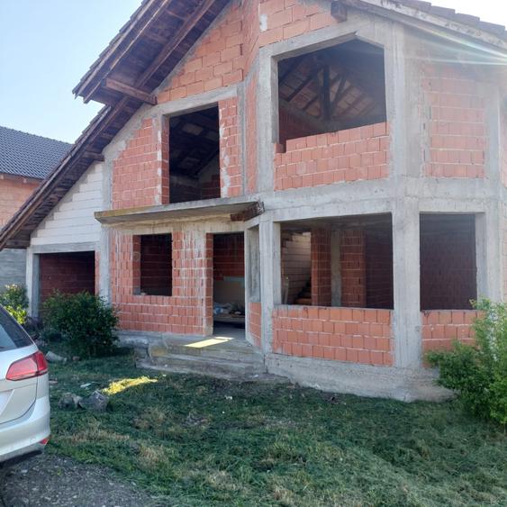 Casă cu 4 camere în Sânmihaiu German
