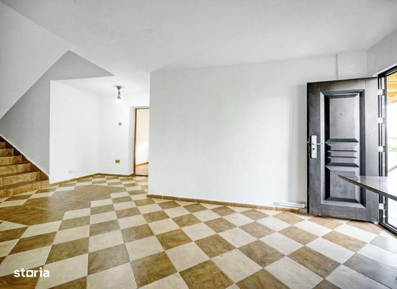 Apartament cu 3 camere în Podul de Fier