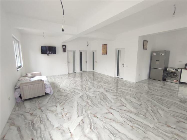 Casă cu 3 camere cu Teren 249 Mp în Colentina