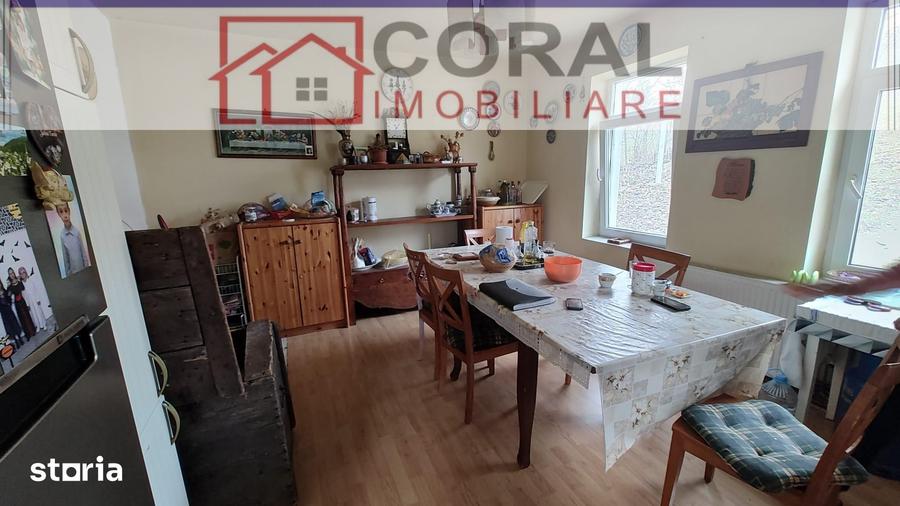 Casă cu 3 camere cu Teren 2070 Mp în Cârjiți