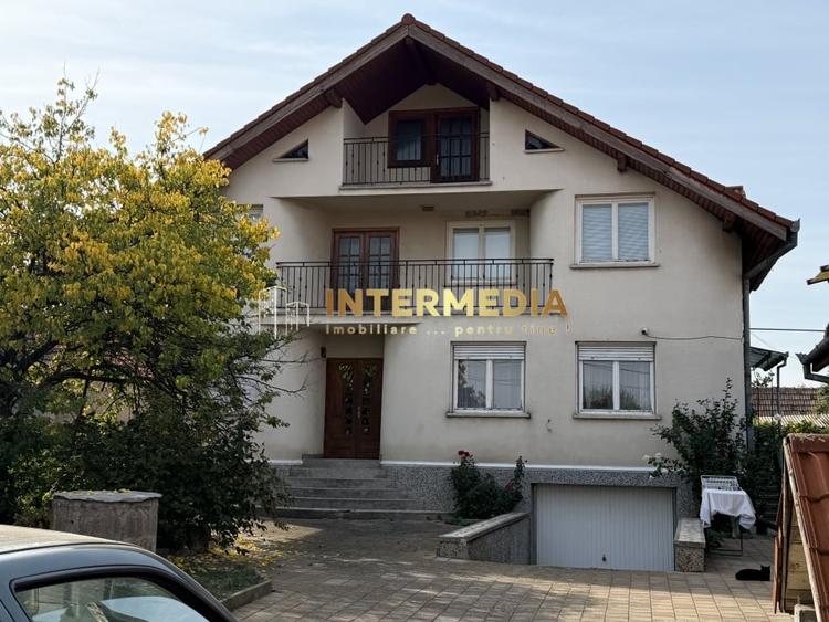 Casă individuală cu 10 camere cu Teren 4100 Mp în Vințu de Jos