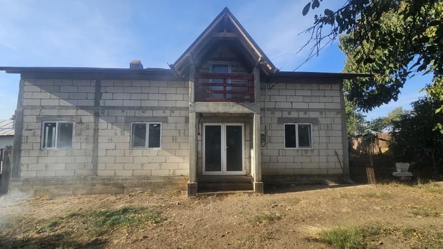 Casă cu 4 camere în Măldăeni