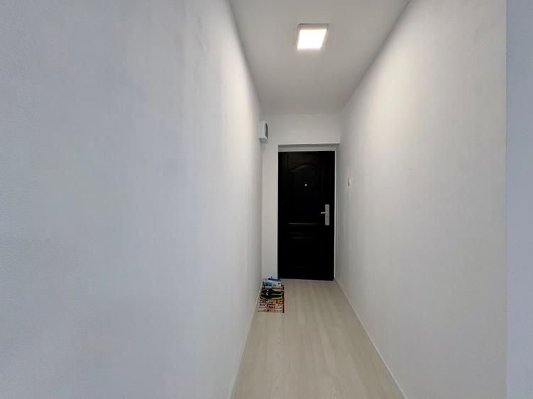 Apartament cu 3 camere semidecomandat în Alexandru Obregia
