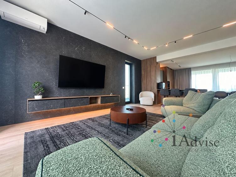 Apartament cu 4 camere decomandat, mobilat în Central