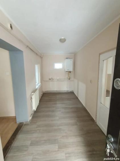 Casă cu 4 camere cu Teren 300 Mp în Central