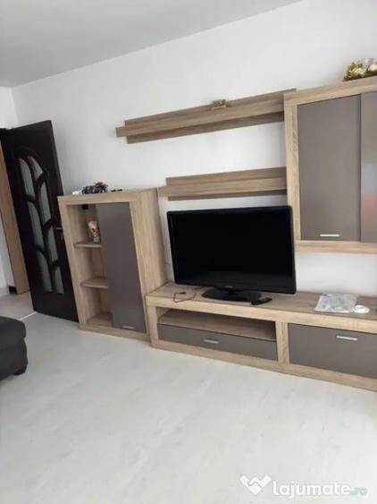 Apartament cu 2 camere decomandat în Vest
