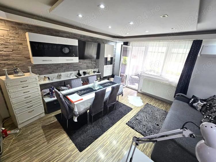 Apartament cu 3 camere în Micro 15