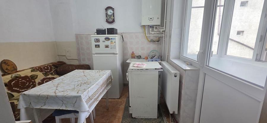 OCAZIE ! CENTRU PIATA UNIRII 2 CAMERE 2 BALCOANE ETAJ 1 BOXA 77.000 E - 8