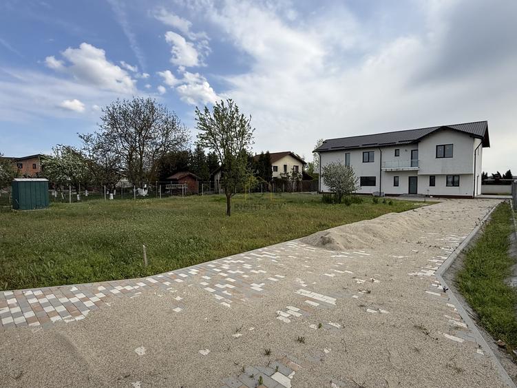Duplex cu 5 camere cu Canalizare în Dragomirești-Deal