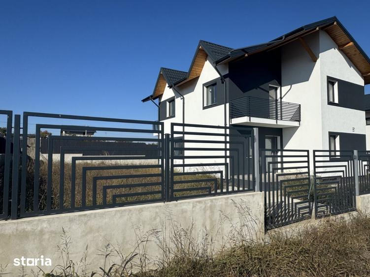 Casă cu 4 camere cu Teren 470 Mp în Rediu