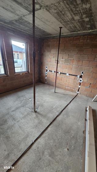 Casă cu 4 camere cu Teren 480 Mp în Central