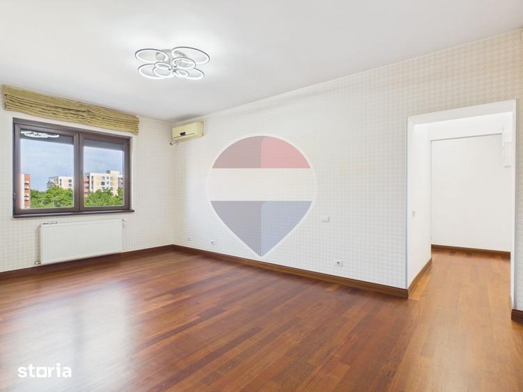 Apartament cu 6 camere în Sisești
