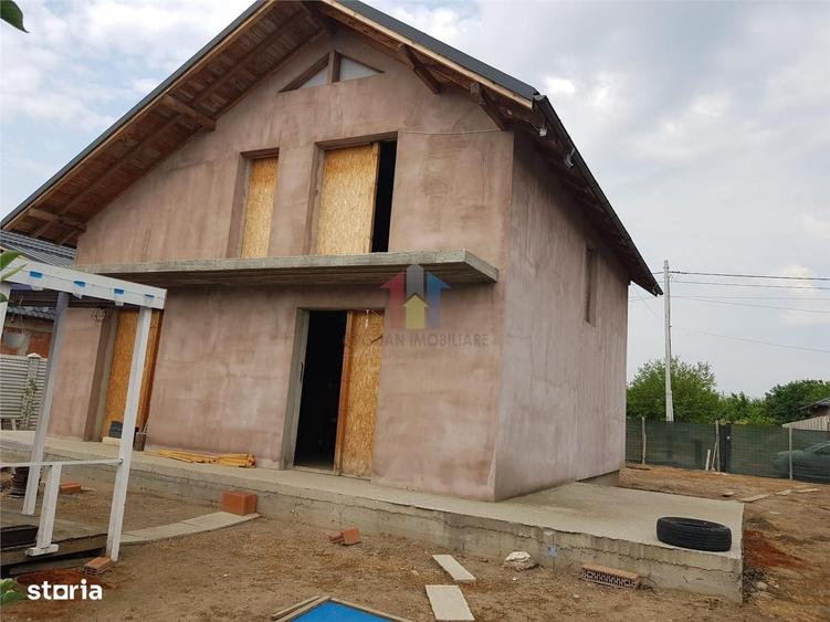 Casă cu 4 camere în Cazasu