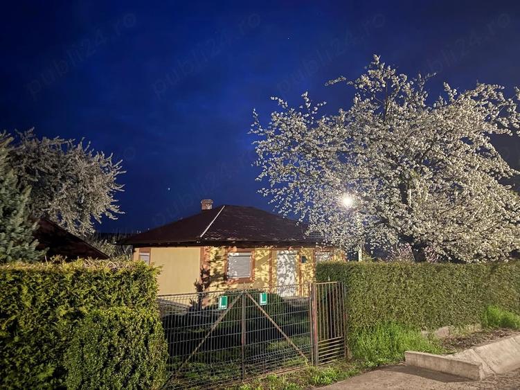Casă cu 4 camere cu Teren 1950 Mp în Smârdan