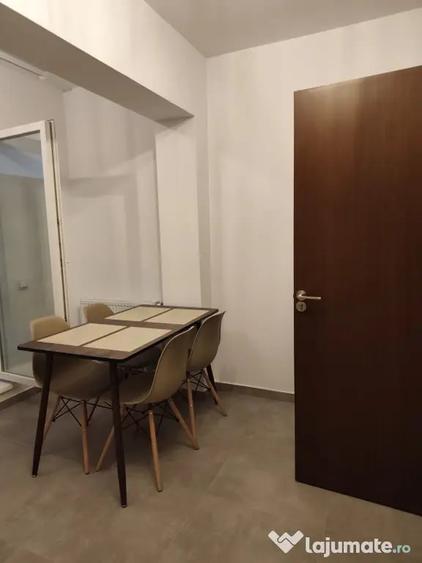 Apartament cu 2 camere decomandat în Titan