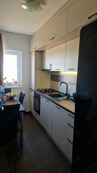 Apartament cu 3 camere decomandat în Turnișor