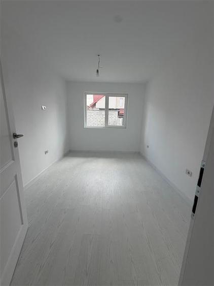 Duplex cu 4 camere cu Canalizare în Moșnița Nouă