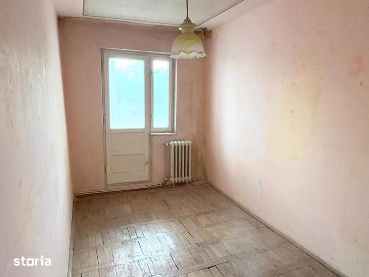 Apartament cu 4 camere în Girocului