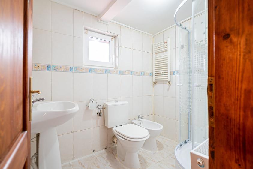 Apartament cu 5 camere nedecomandat, mobilat în Centrul Istoric